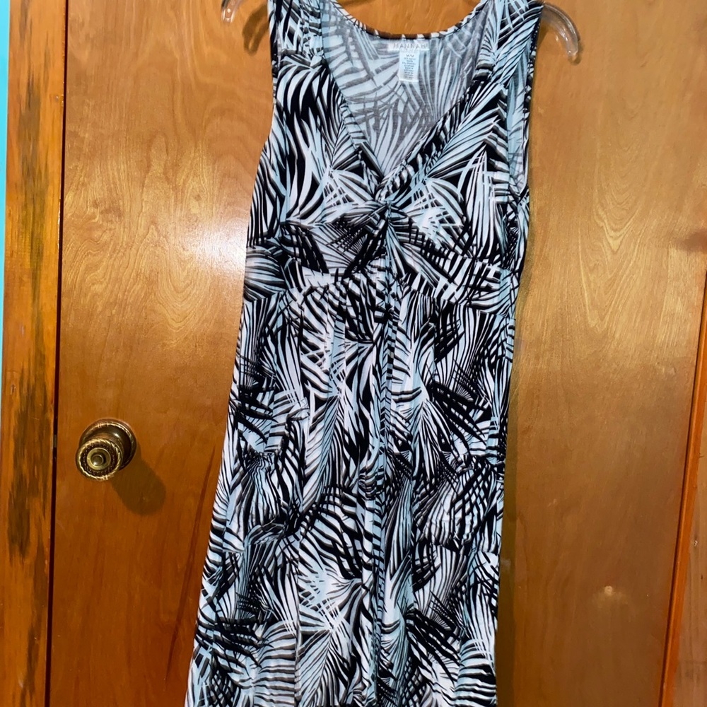 Hannah black and white dress with pockets!